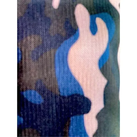 Scunci Mod Camouflage Travel Bag - Picture 10 of 13